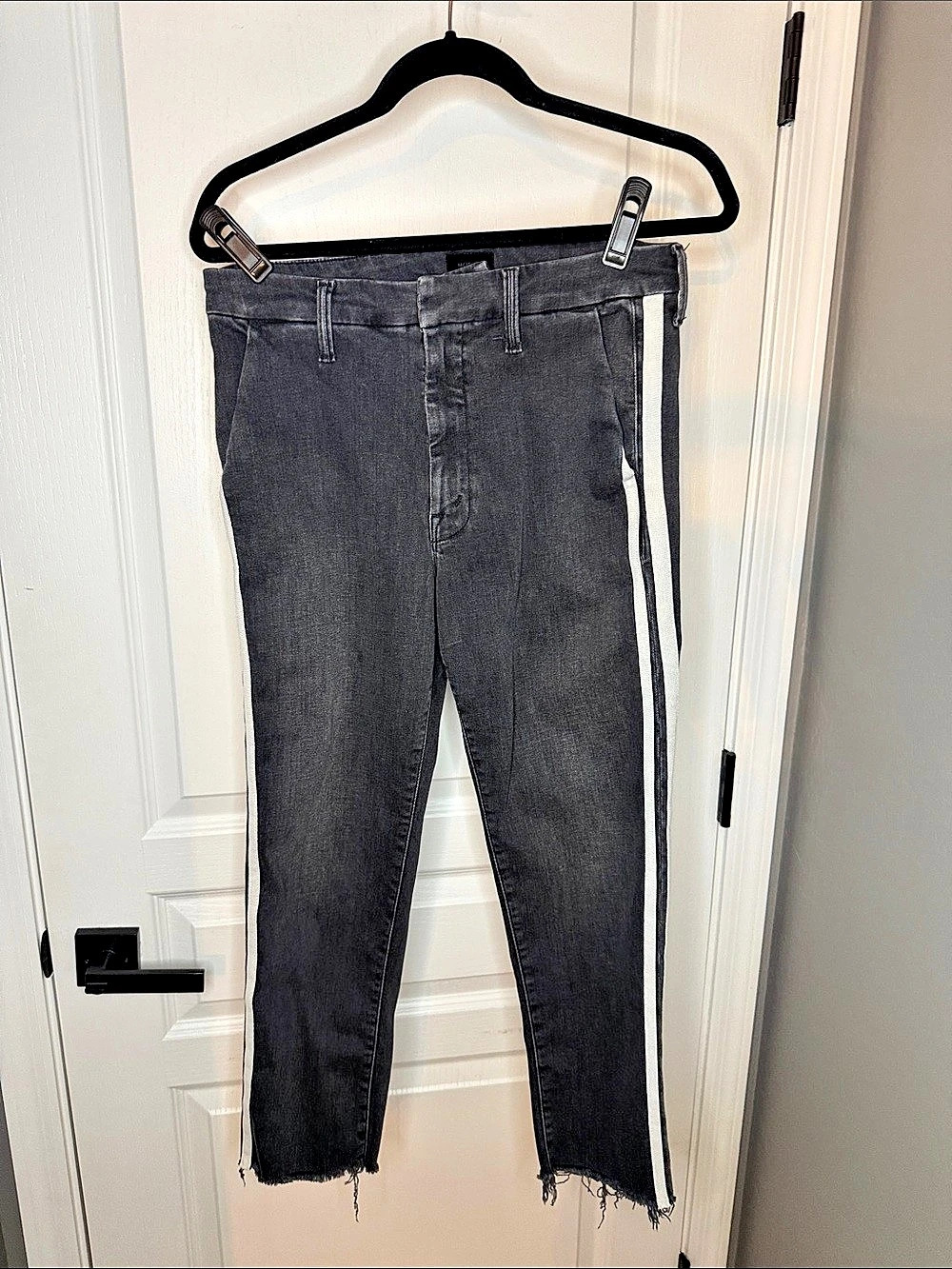 MOTHER The Shaker Prep Fray Black Fray Hem Jeans Waist 28